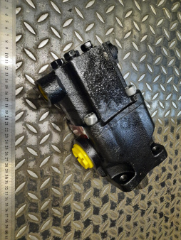 Насос НШ КПП ZF левый (OMFB DARK 52 ISO) (Италия)|Насос НШ КПП ZF левый (ISO OMFB) (Италия).jpg