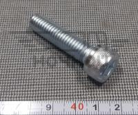 Болт М10x40 крепления подш. передней ступицы